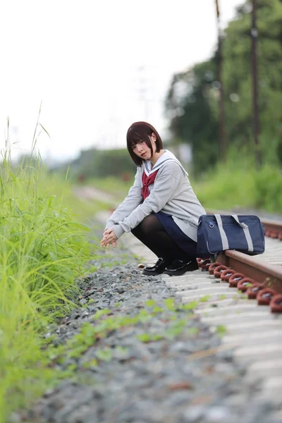 Porträt Eines Japanischen Schulmädchens Mit Landschaftspark — Stockfoto