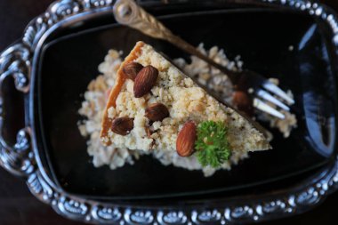 Üstten Görünüm üzerinde vintage tarzı ahşap arka plan üzerinde elma pasta