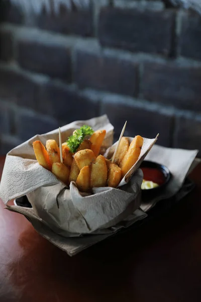 Batatas Fritas Estilo Vintage Fundo Madeira — Fotografia de Stock