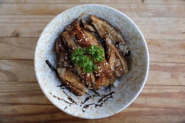 Japans Eten Kip Teriyoki Met Rijst Hout Achtergrond Bovenaanzicht — Stockfoto