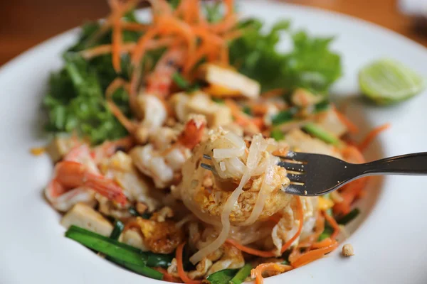 Thais Eten Padthai Gebakken Noedels Met Garnalen — Stockfoto