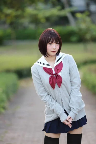 Portret Van Japanse School Meisje Met Platteland Park — Stockfoto