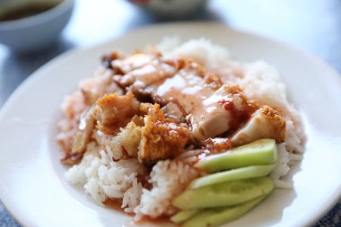 Çıtır çıtır kızarmış domuz pirinç, Tayland gıda