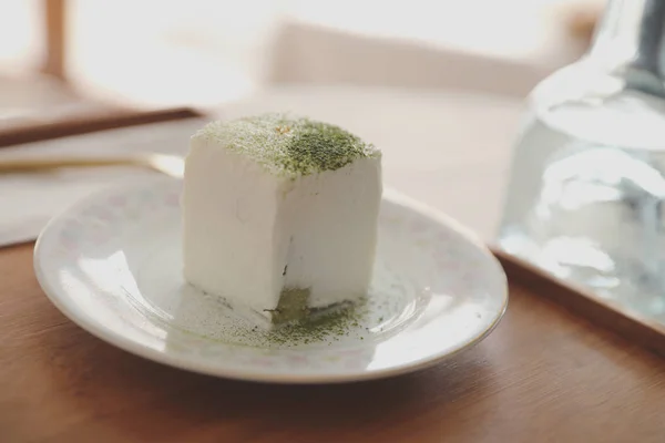 Yeşil çay Macha kek Japon tarzı tatlı — Stok fotoğraf