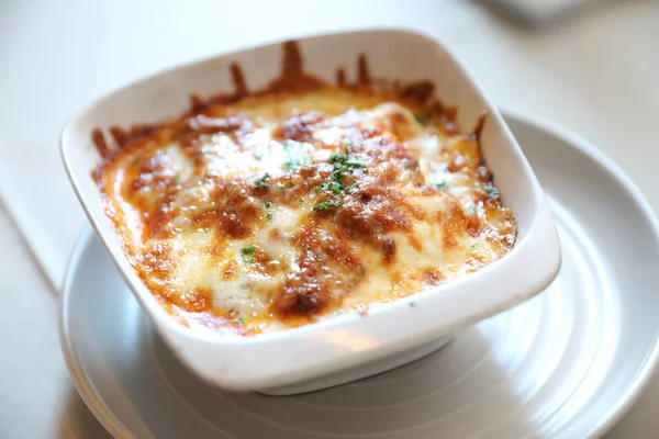Domácí lasagne hovězí maso na jídlo v restauraci, italské potraviny — Stock fotografie
