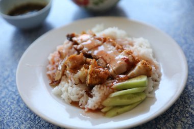 Çıtır çıtır kızarmış domuz pirinç, Tayland gıda