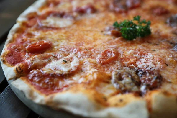 Pizza Com Tomate Berinjela Comida Italiana — Fotografia de Stock