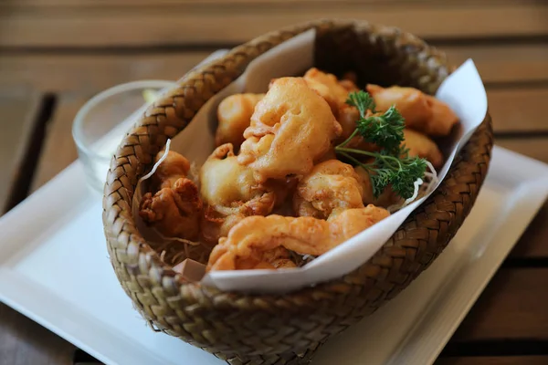 Tintenfischringe Gebratener Tintenfisch Auf Holzhintergrund Italienisches Essen — Stockfoto