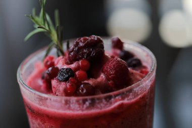 Karışık meyve güler yüzlü, içki