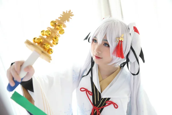 Japan anime cosplay , white japanese miko in white tone room — Stock Photo, Image