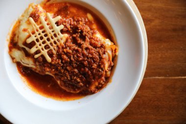 Ev yapımı sığır eti lazanya yemek restoranı, İtalyan gıda üzerinde