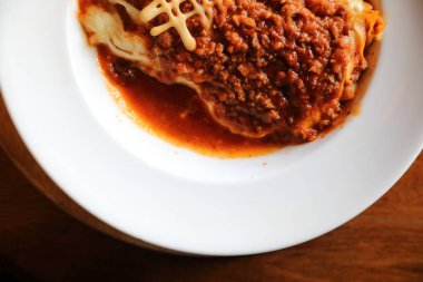 Ev yapımı sığır eti lazanya yemek restoranı, İtalyan gıda üzerinde