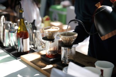 Damla kahve, damlatan espresso, klasik tarzda.