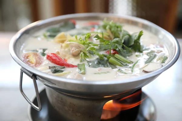 チキンココナッツスープ,タイの郷土料理 — ストック写真