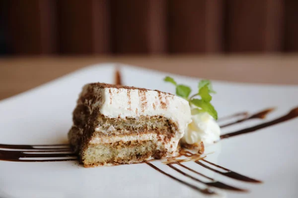 Tiramisu蛋糕甜甜点特写 — 图库照片