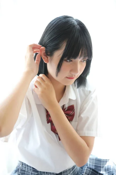 Porträt Japanisch Schulmädchen Weiß Ton Bett Zimmer — Stockfoto