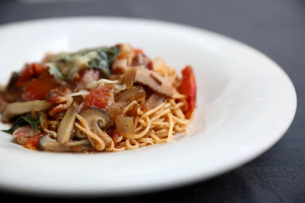 Spaghetti Bolognese Minced Beef Tomato Sauce Garnished Parmesan Cheese Basil — Stock Photo, Image