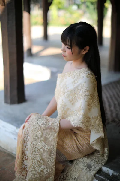 Portrait Thai Female Traditional Thai Dress Sitting Temple Background — Stock Photo, Image