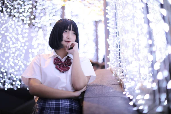 Portret Van Aziatische Japanse School Meisje Kostuum Zoek Stedelijke Nacht — Stockfoto