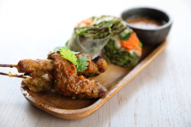 Ahşap kaplamalı pirinç