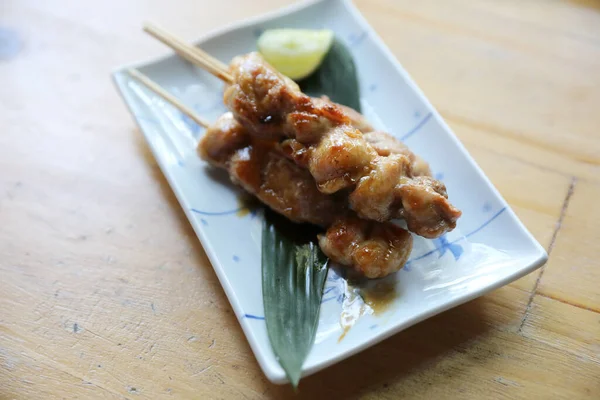 Japanisches Essen Chicken Yakitori Auf Holz Hintergrund — Stockfoto