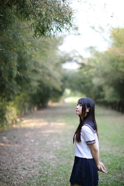 Portræt Smuk Asiatisk Japansk High School Pige Uniform Ser Med - Stock-foto