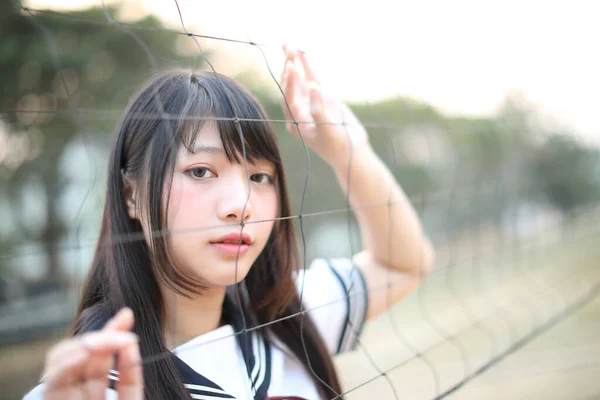 Πορτρέτο Της Όμορφης Ασιατικής Ιαπωνικής Στολή Κορίτσι Γυμνασίου Ψάχνει Καθαρό — Φωτογραφία Αρχείου