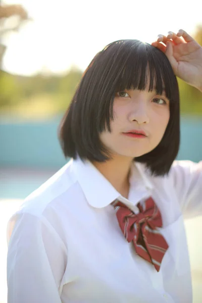 Retrato Chica Asiática Con Camisa Blanca Falda Buscando Naturaleza Aire —  Fotos de Stock