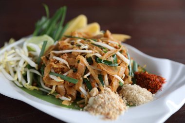 Tayland yemeği Padthai kızarmış şehriyesi.