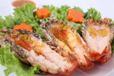 Izgara karides beyaz arkaplanda izole