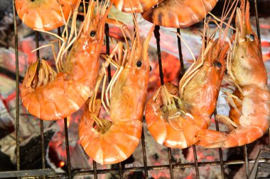 Sıcak ızgara karides 