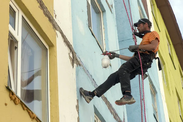 Türmer Bei Der Arbeit Der Hauswand — Stockfoto