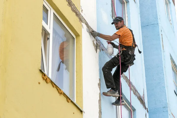 Steeplejack Trabalho Parede Edifício — Fotografia de Stock