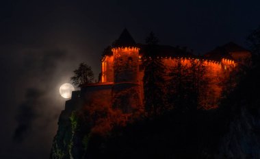 Geceleri Bled Kalesi