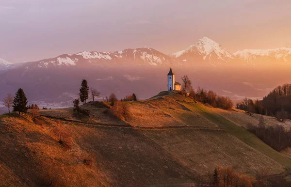 Church at Jamnik hill with Alps — Stock Photo, Image