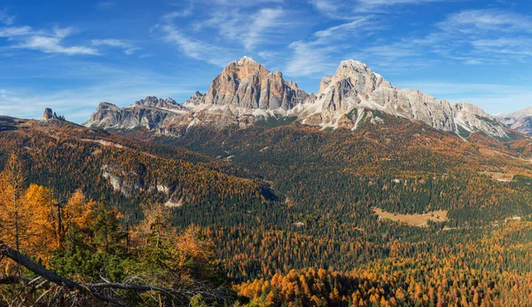 Herbst in den Dolomiten — Stockfoto