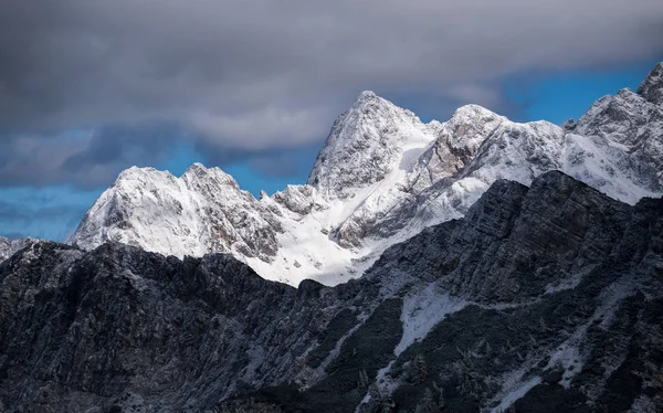 Paysages majestueux dans les montagnes — Photo