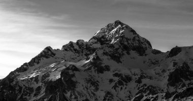 Kış manzarası ve dağlar