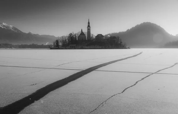 Χειμωνιάτικο πρωινό σε παγωμένη Λίμνη Μπλεντ — Φωτογραφία Αρχείου
