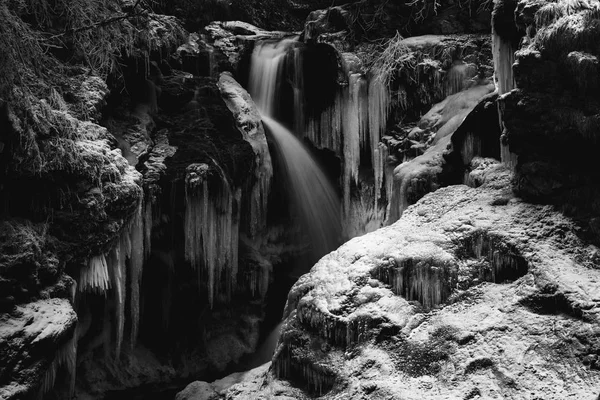 Cascata congelata Somma — Foto Stock