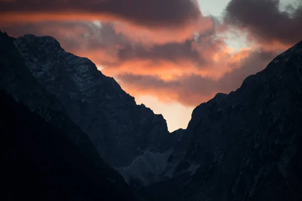 Vesnice Mojstrana pod Julské Alpy — Stock fotografie