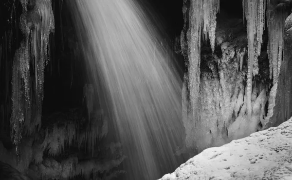 Cascata congelata Somma — Foto Stock