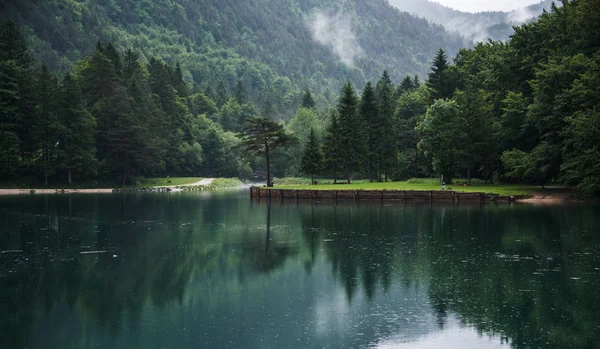 高山上美丽的湖水 — 图库照片