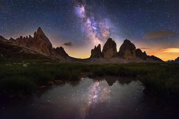 Tre Cime di Lavaredo montanhas — Fotografia de Stock