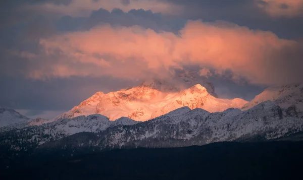 Julian Alps için Mount Triglav ilk kar