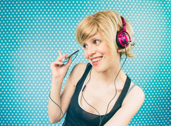 Expression woman with headphones — Stock Photo, Image