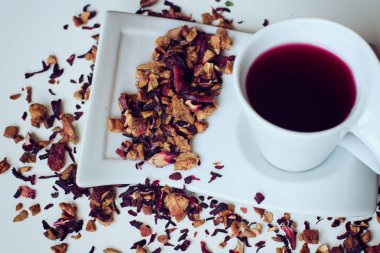 Hibiscus çay fincan