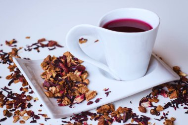 Hibiscus çay fincan