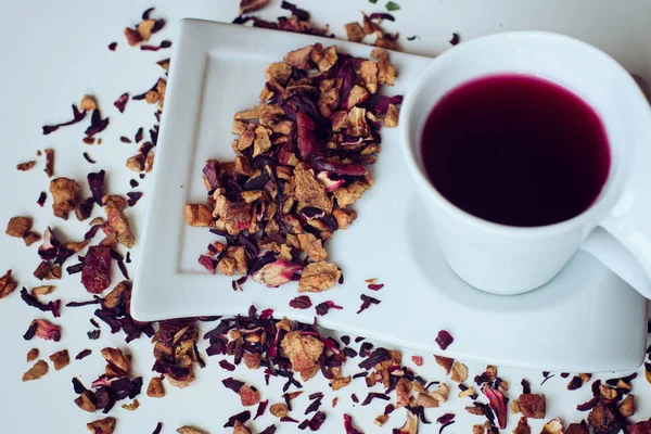 Cup of tea with hibiscus — Stock Photo, Image