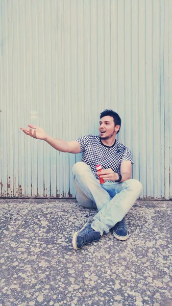 sabun köpüğü ile adam